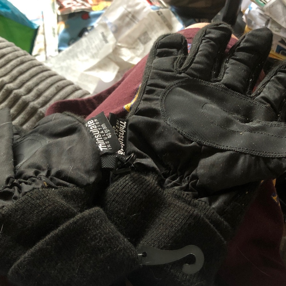 3M Thinsulate Black Quilted Winter Gloves